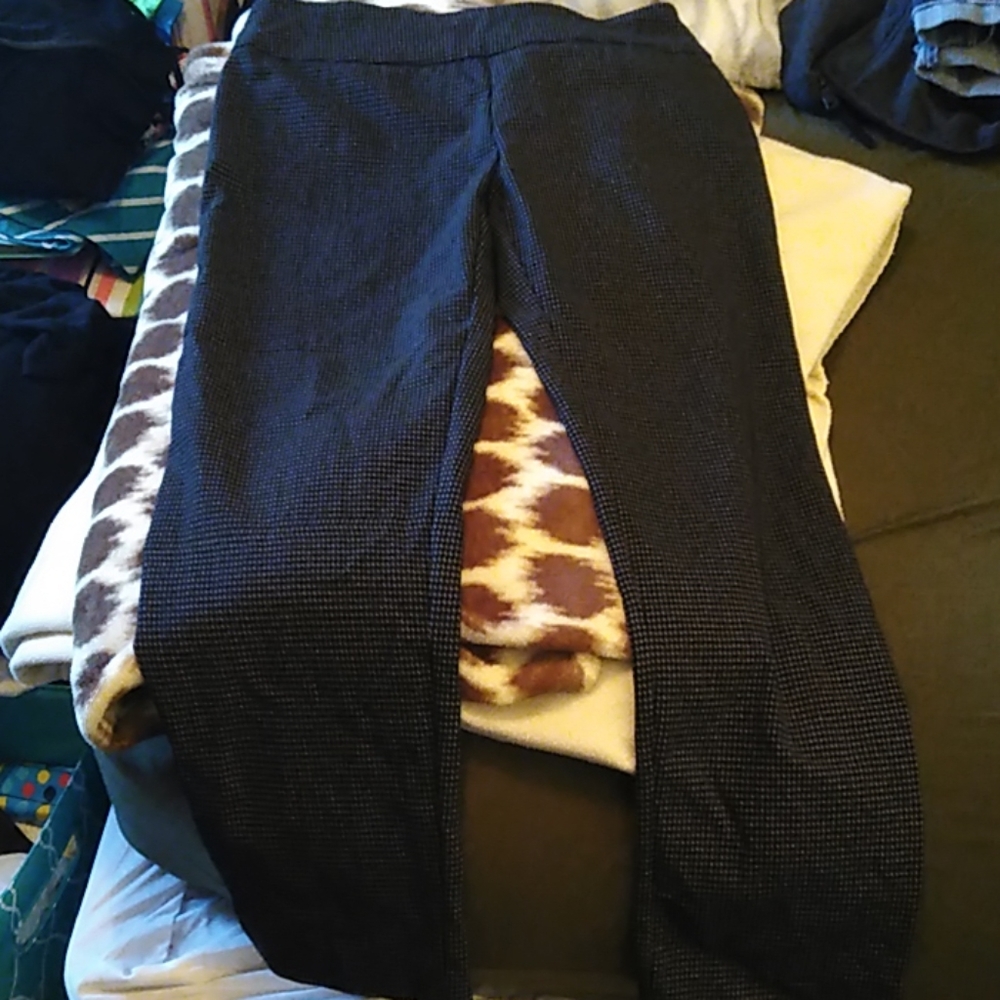 Black/gray pants New Direction 6P